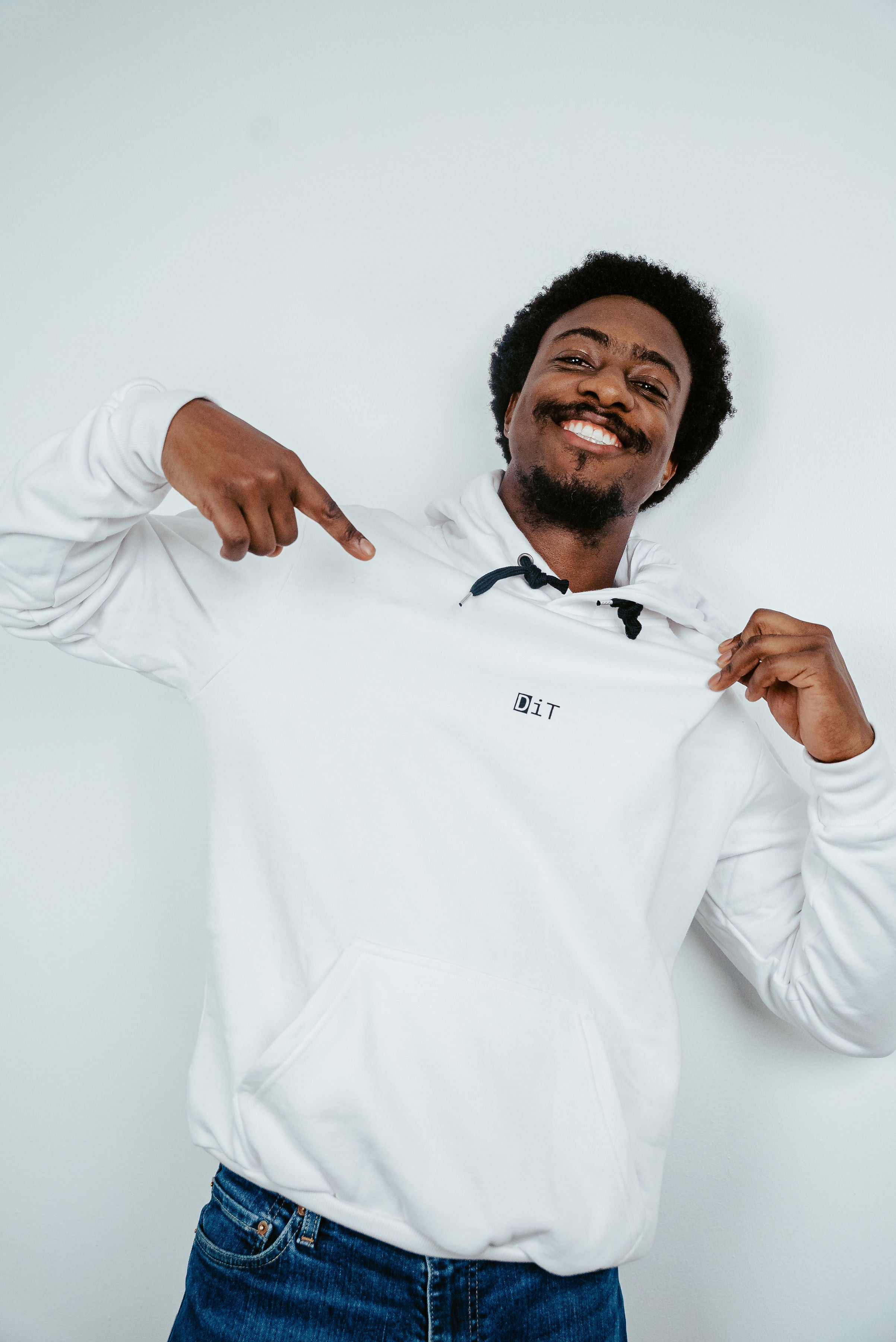 Long sleeve hoodie in discreet design