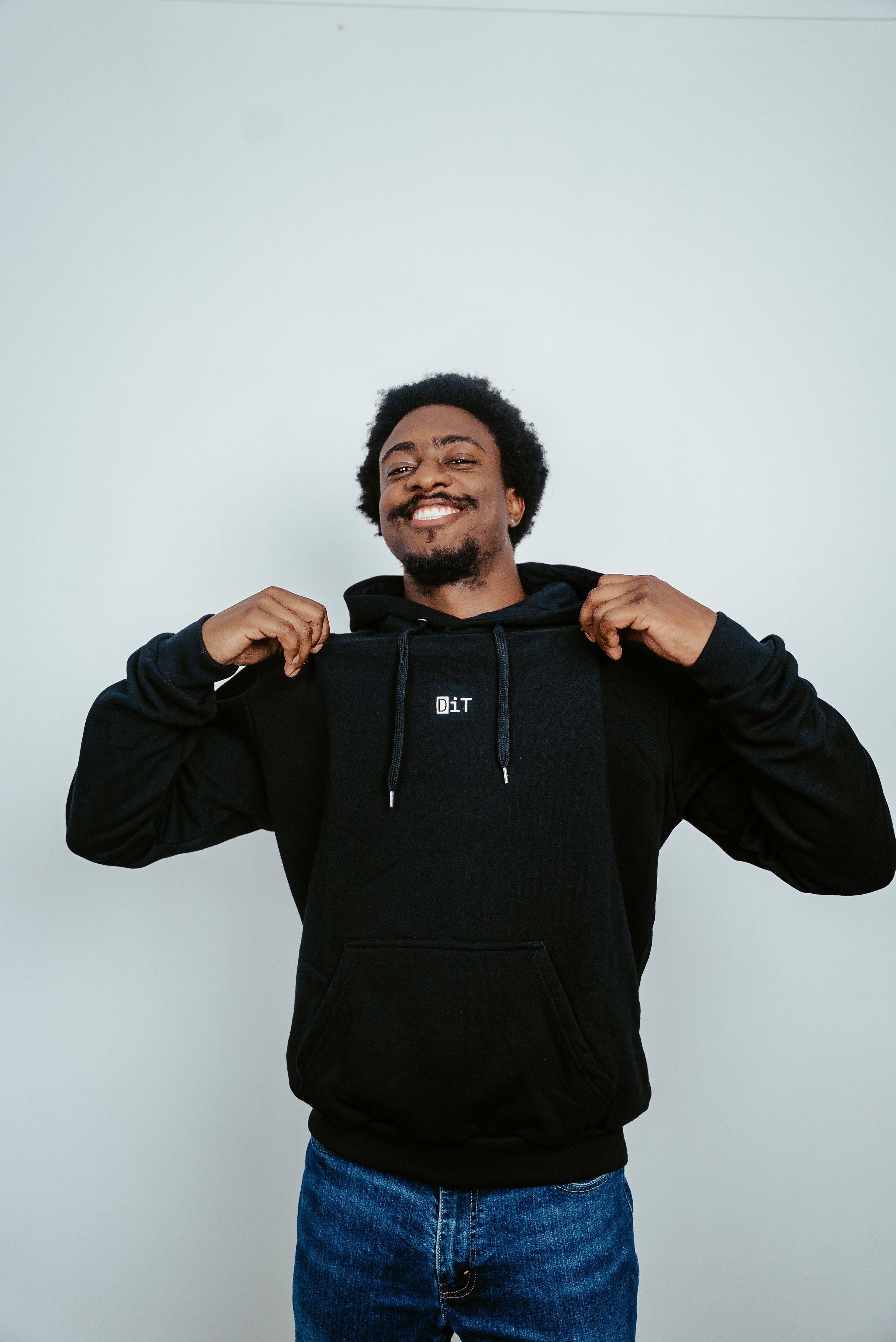 Long sleeve hoodie in discreet design